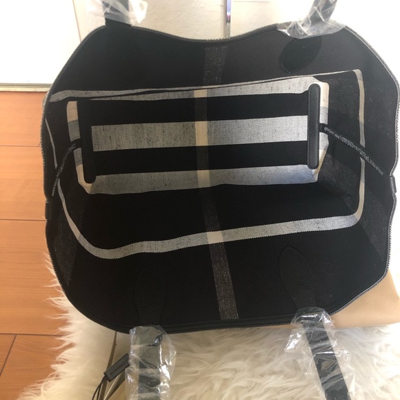 Burberry Reversible Tote - Picture 6 of 7